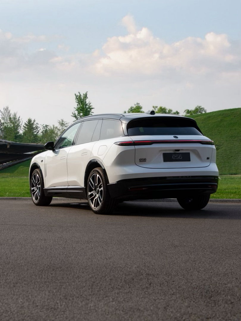 2026款蔚来ES6，中型家用五座SUV，兼顾舒适、智能与家用空间，受...