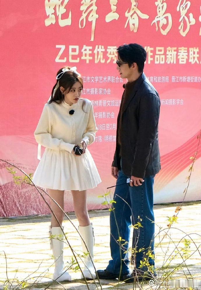 祝绪丹生图超能打，路人视角下，高挑纤瘦，模样甜甜，毫无滤镜也难掩魅力，令人眼前一