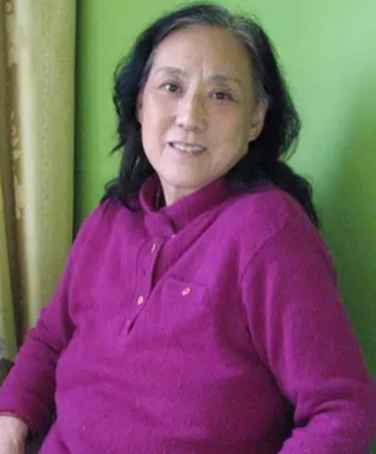 1966年，75岁的李宗仁迎娶了26岁的胡友松。新婚夜，李宗仁刚走进新房，胡友松