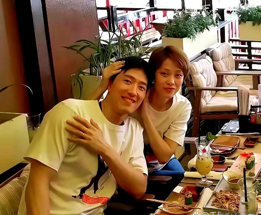 刘翔现在过得挺松弛，这事儿其实一点都不意外。外界一直在说，他和妻子吴莎选择不要