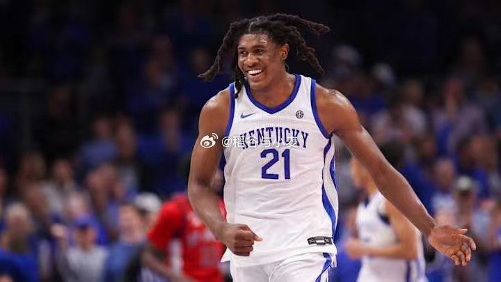 肯塔基大学的大二内线球员杰登-昆坦斯（JaydenQuaintance）在自己