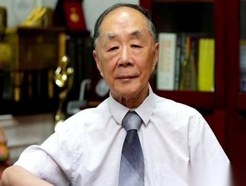 跟你说个事儿，听完你都得愣一下。国内建了好几家顶配的食品级再生塑料工厂，技术比