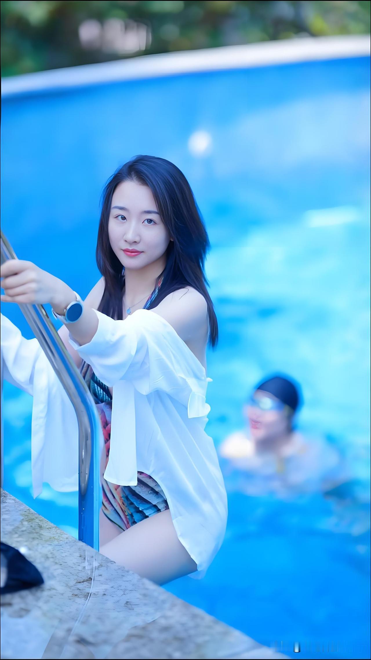 夏天到了，泳衣必须安排上！碎花泳衣简直是氛围感神器，堪称夏日初恋甜美天花板。有位