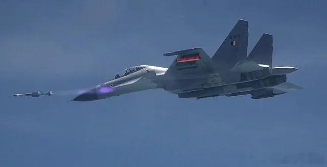 苏-57首次降落埃及，俄五代机非洲首秀，出口版挂全新武器亮相2026年9月7日，
