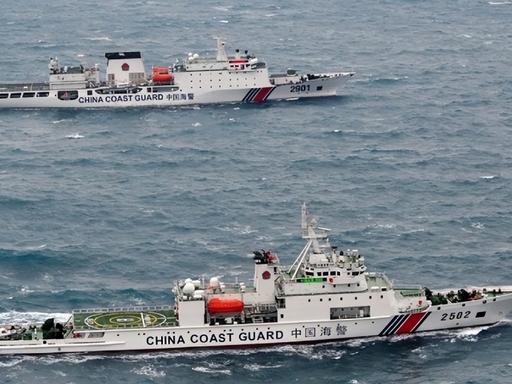 “我国海警船去绕了两圈视察了一下，日本政府就改口说：“日菲关于海洋边界达成的协议
