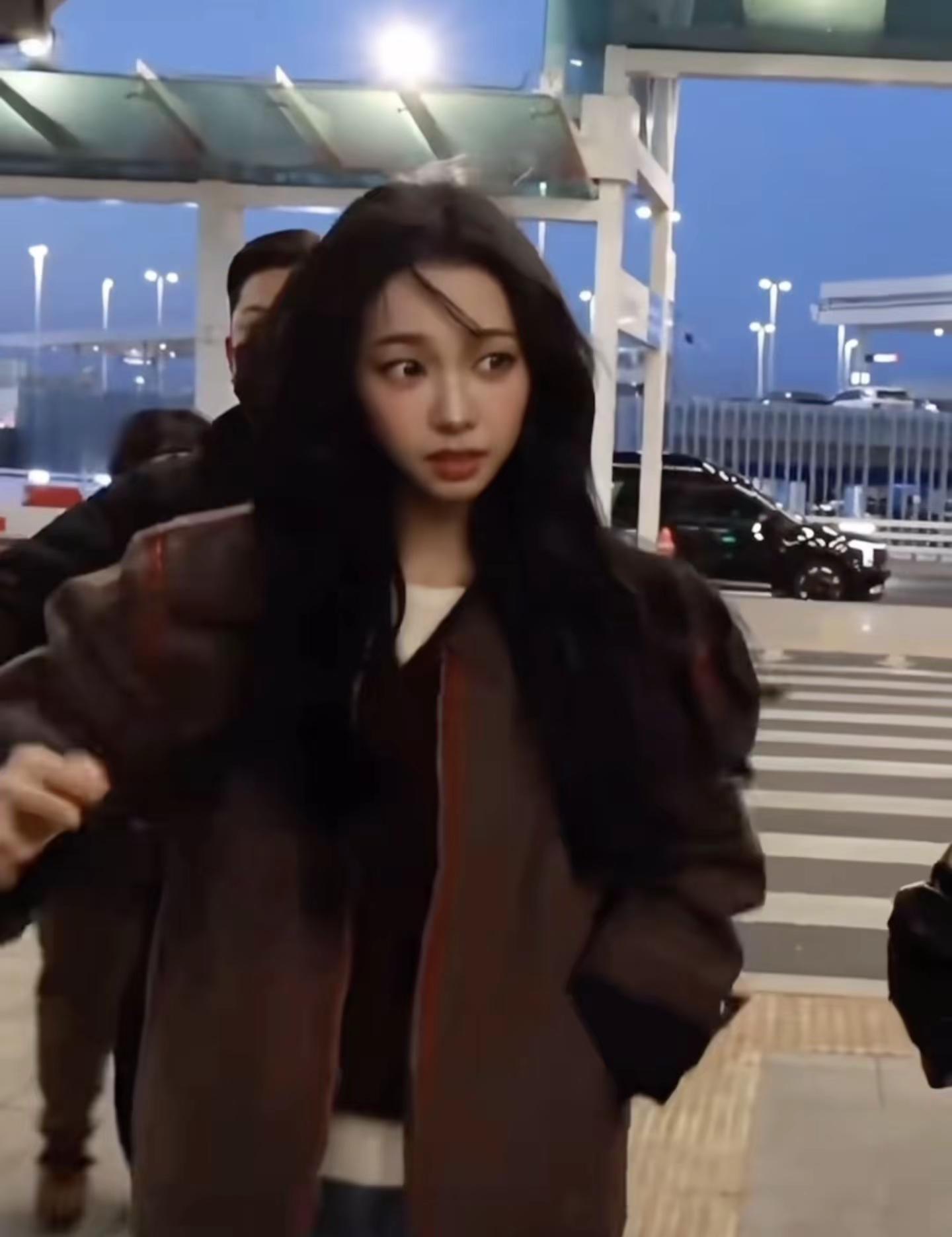 清冷大小姐机场柳智敏karina