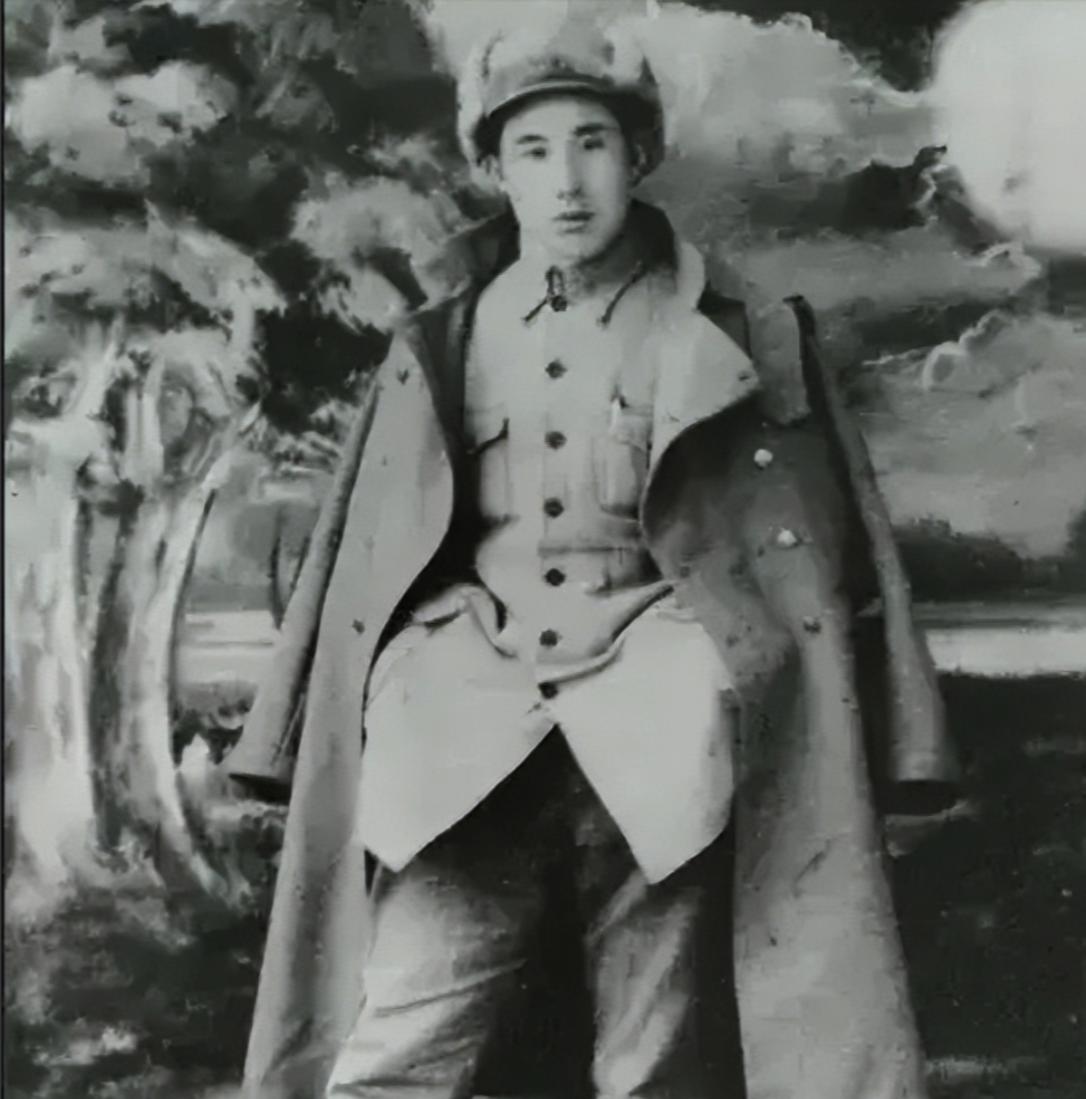 1949年，三野参谋长夫妇遭土匪伏击，双双遇害，幼子下落不明。粟裕震怒：“调主力