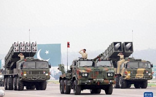 巴基斯坦从中国买什么，我就从中国买什么，买回去一起打印度！南亚两个国家面对同