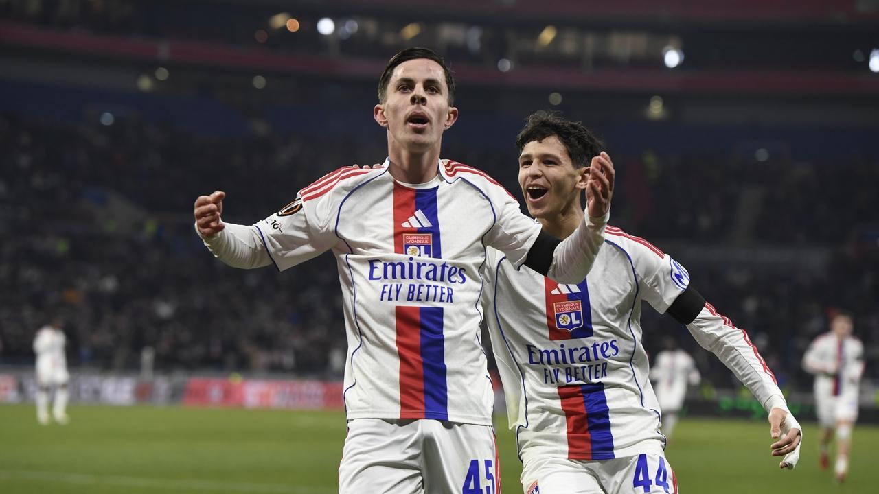 欧联4-2, 法甲第4逆转希超劲旅, 豪取4连胜, 以头名晋级16强