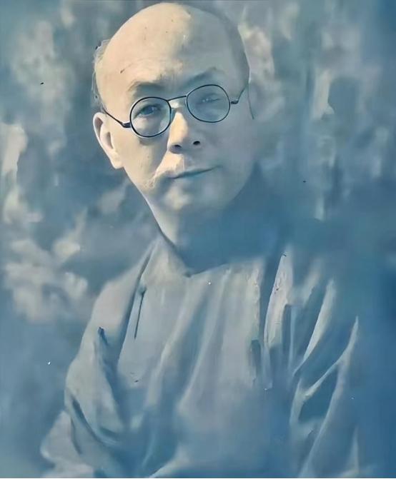 中国最大的汉奸是谁？他远比汪精卫更加可恨，要是没有他，日本连中国大门都进不了，