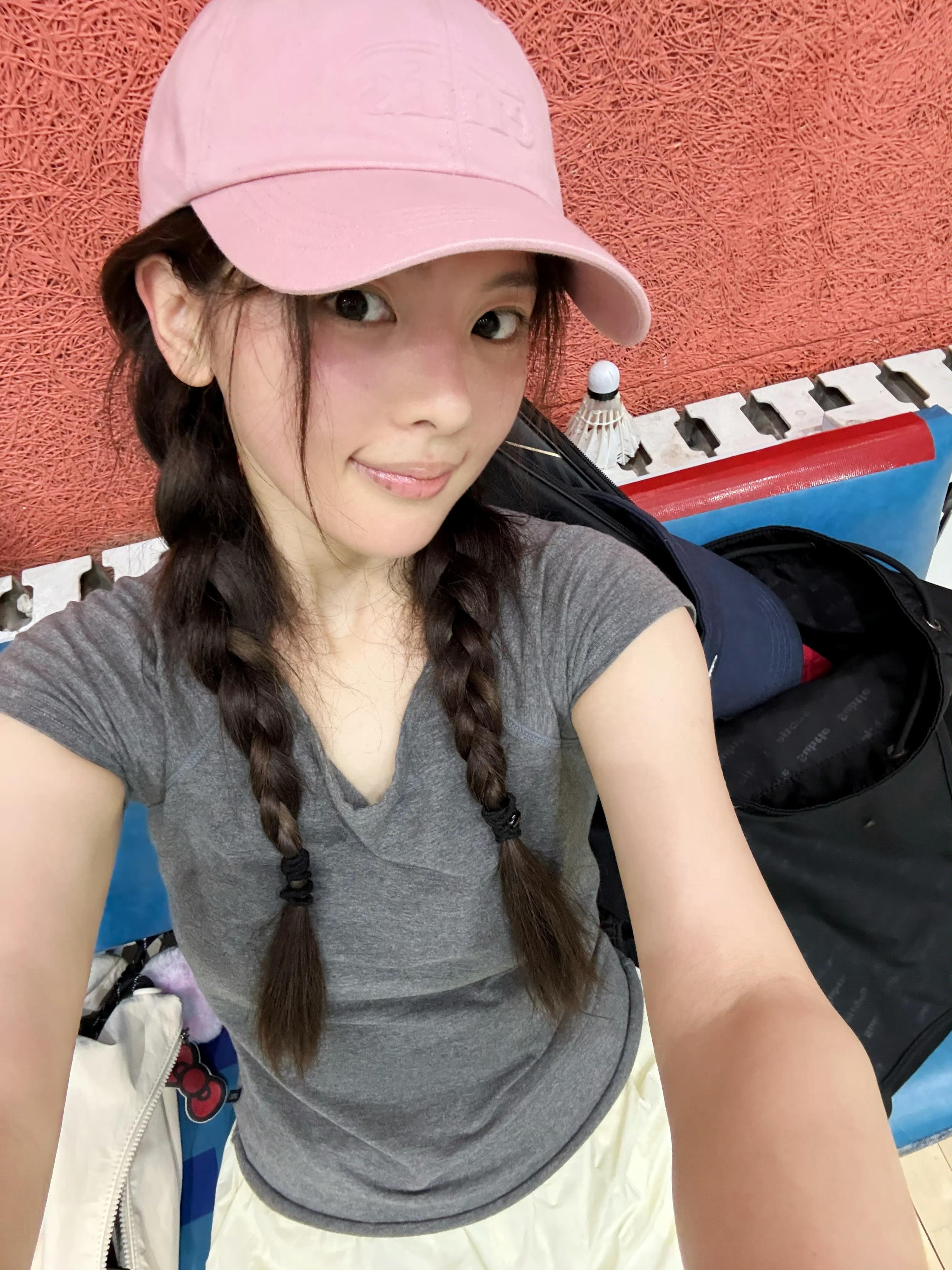 【杨超越】好想像这样随便发素颜原图就几万点赞，而评论区全是清一色的接，显化和下辈