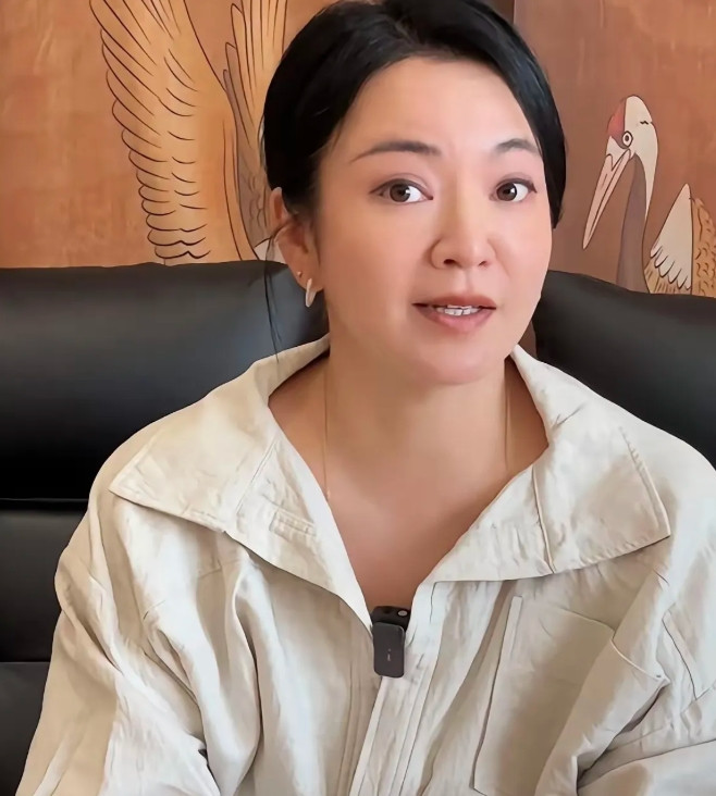 阿雅感觉挺不厚道的，大S去世以后她参与黄春梅小S的互动不多，但是为了跟大众有话说