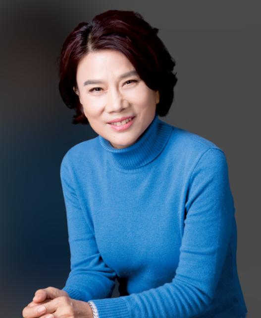 果然！曹德旺刚把福耀科技大学办起来，董明珠这边就坐不住了！ 一个做玻璃，一个