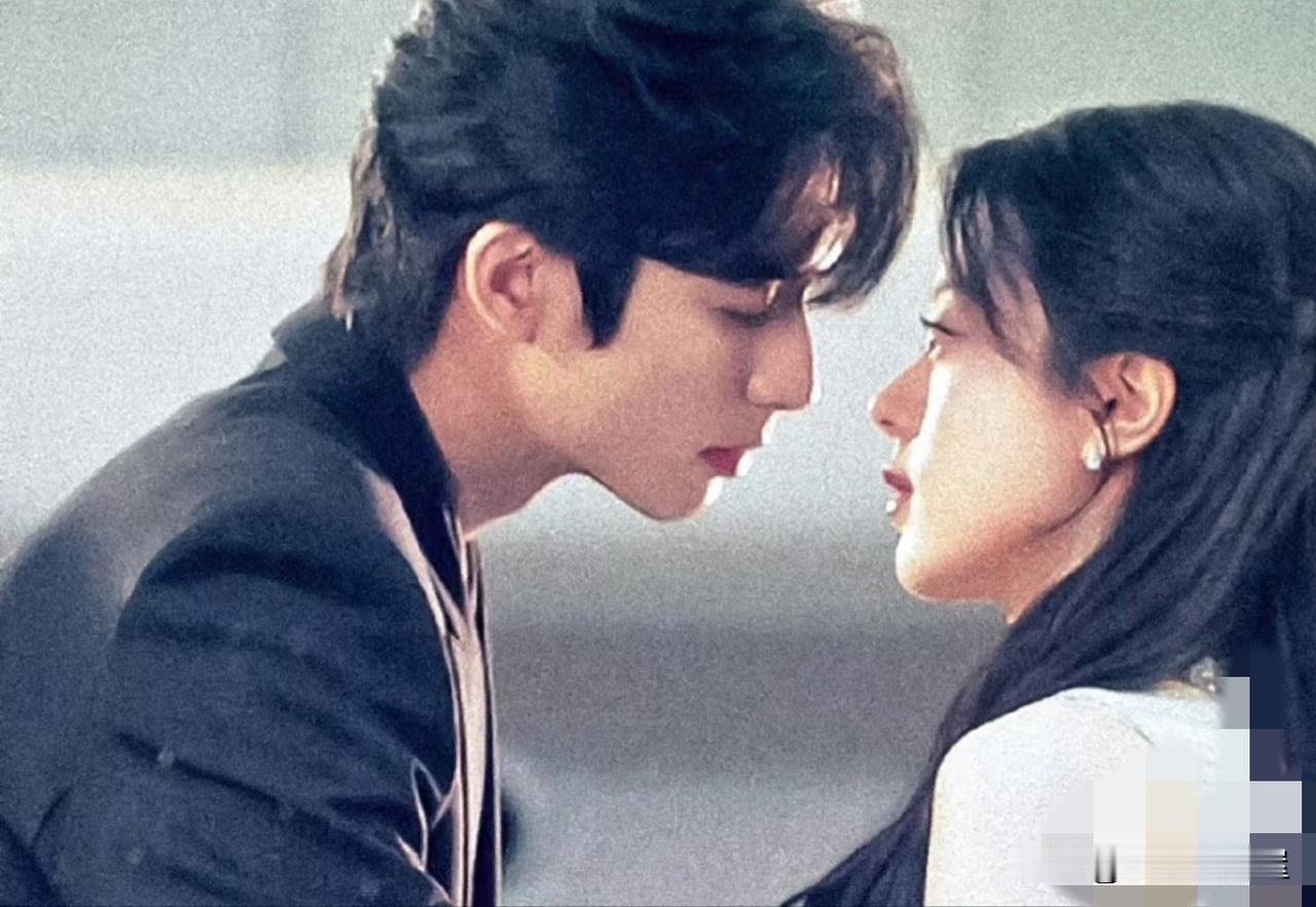 我不会去看《骄阳似我》了。不是因为演员，也不是因为剧情。而是因为编剧顾漫。