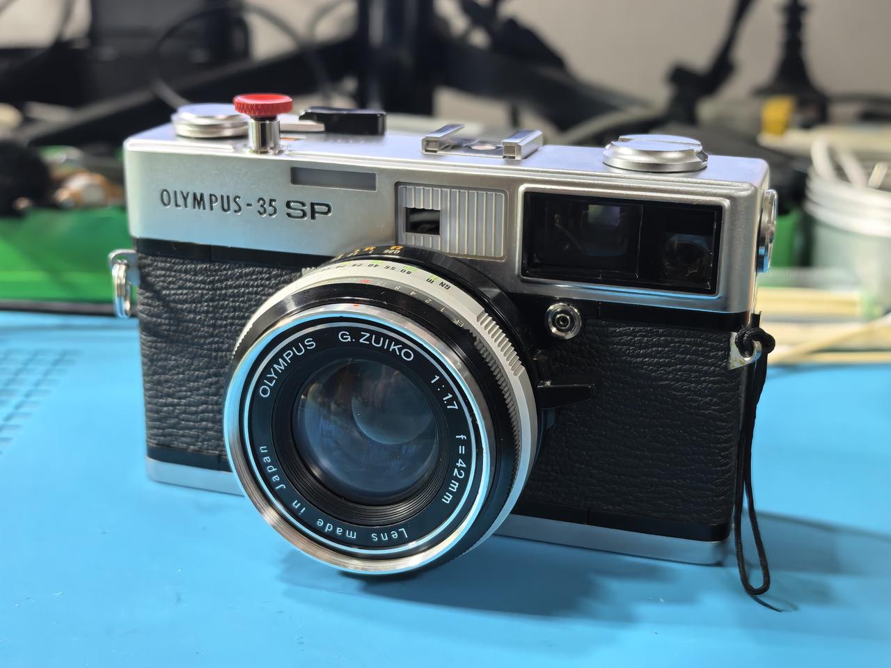 最近，没缘故的，突然想玩胶片了！单纯就是想尝试一番回归经典摄影的感觉，那种手动上