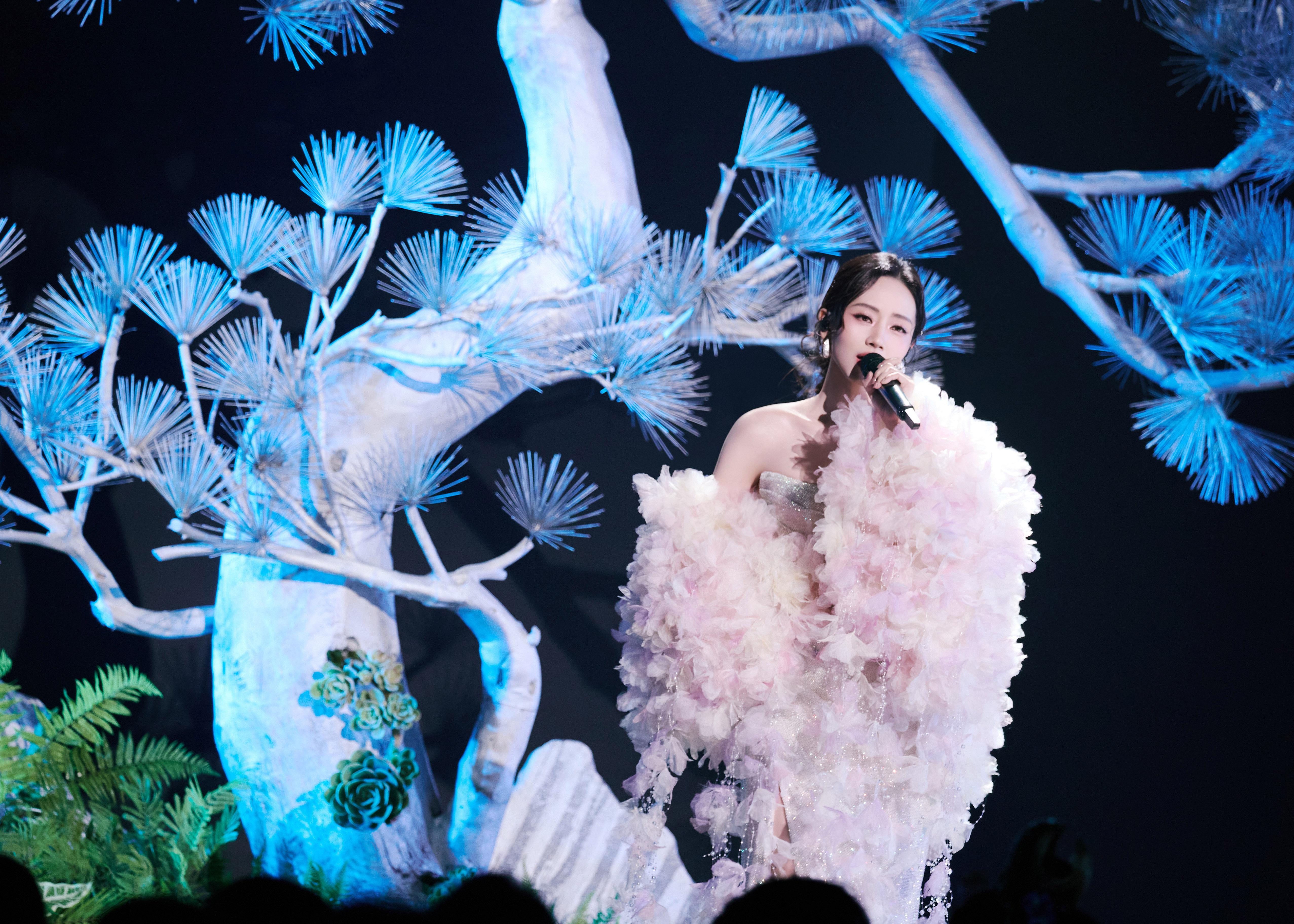 刘惜君国风雅韵，万象更新，锁定礼绽东方万象迎春晚会，与一起，绘人间烟火，且