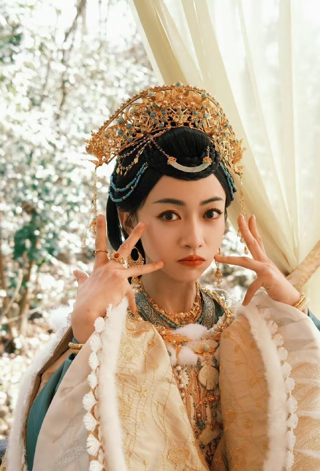 《兰香如故》播到现在，刘学义和谭松韵这对组合，越看越顺眼。之前网上传过一阵，说