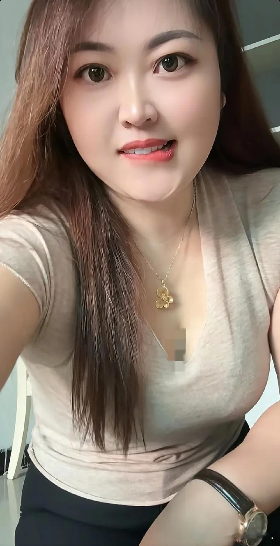 85年41岁中安少女的尴尬傍大款吧自己有点老找个老头吧