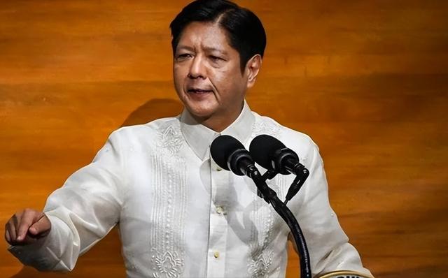 小马科斯这下要气得跳脚了！据菲律宾媒体8月29日报道，民调机构“动量研究”在
