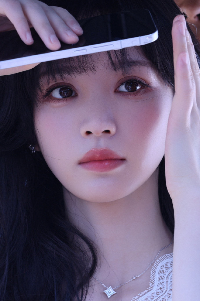 田曦薇100%甜度100%甜度的田曦薇救命！田曦薇的眼睛里有星星，笑起来的时候