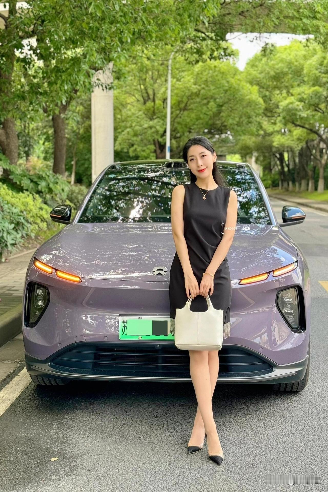 前段时间就和老妈商量，想要换一辆新车了，原来的一辆油车实在太耗油了，现在大家都流