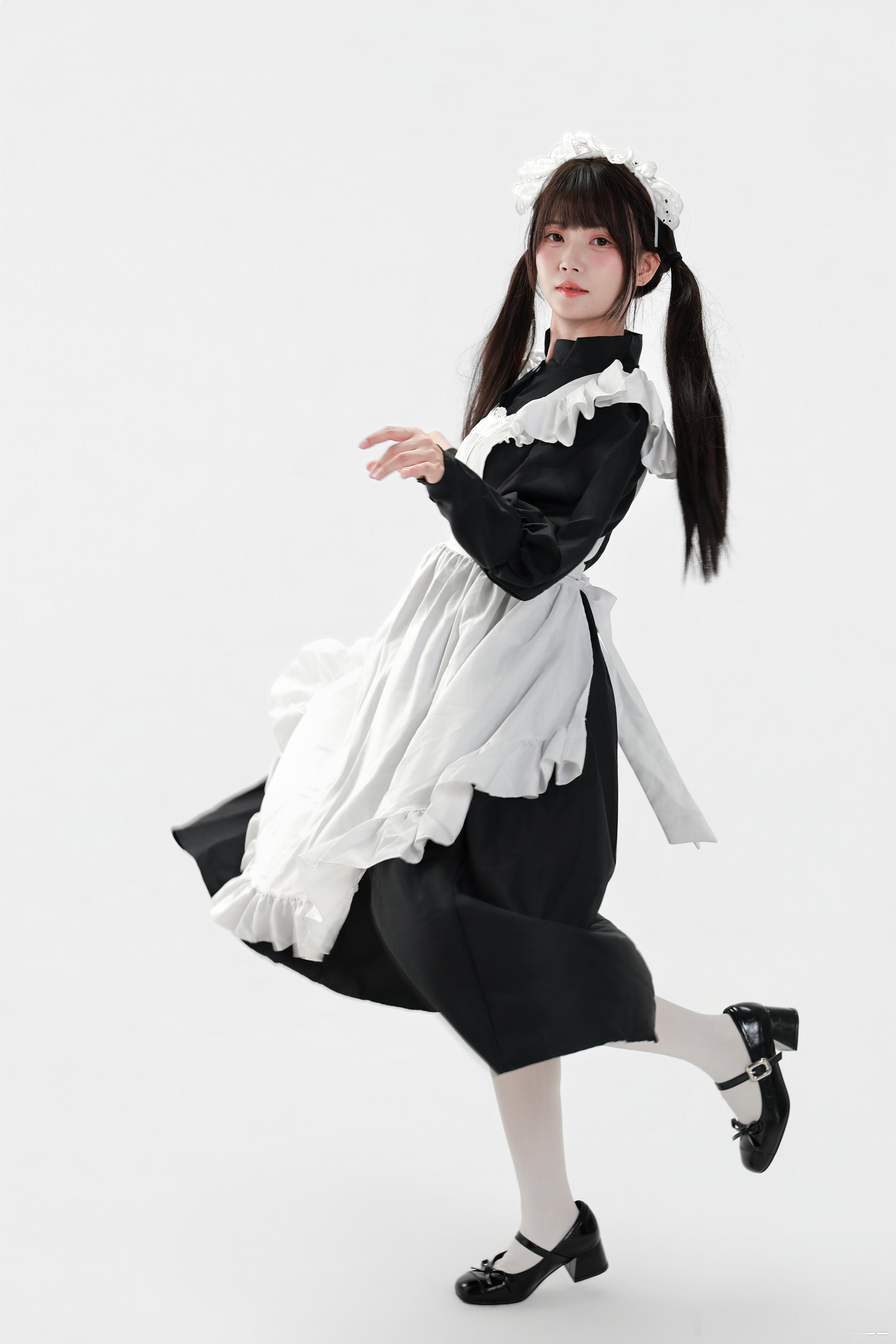 女仆至上主义女仆装双马尾元气少女绘画参考