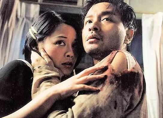 2003年4月1日，张国荣跳楼身亡，宁静知道后，因悲伤过度，终止了当天的工作，她