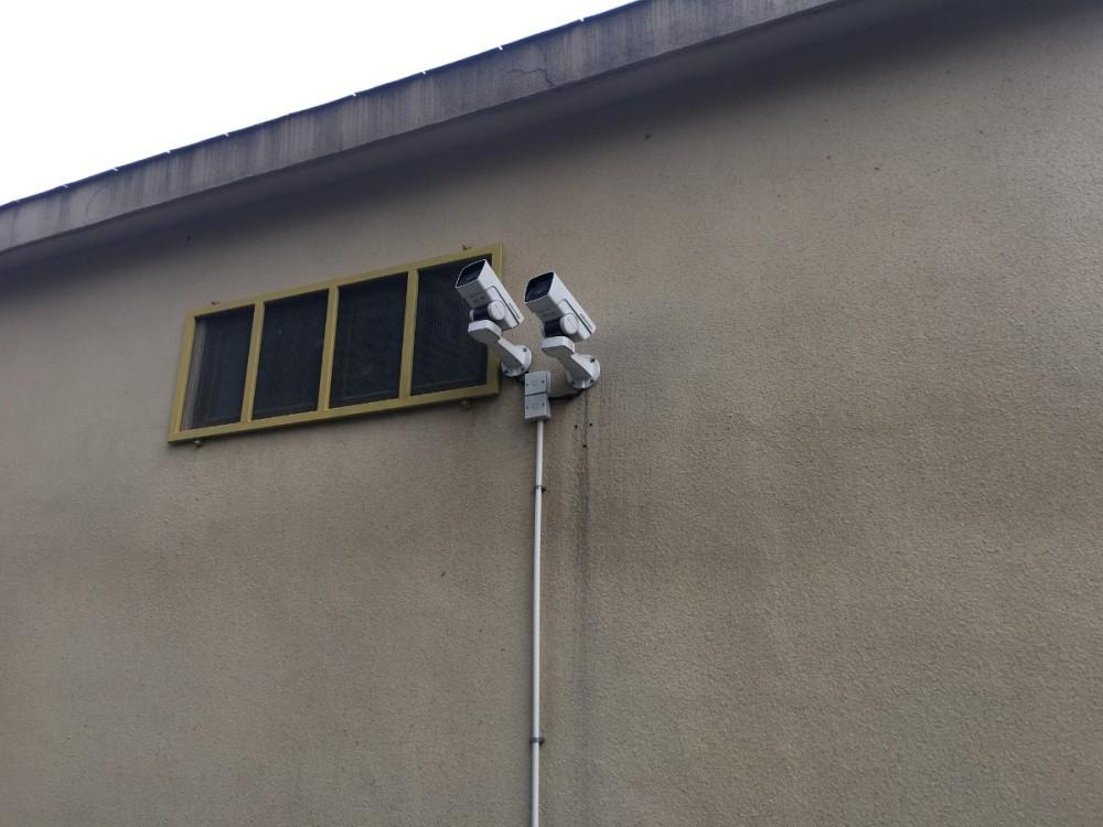 杭州某小区高空抛下使用过的避孕套，羞辱式抛物引发公愤，这种行为该如何法律定性？