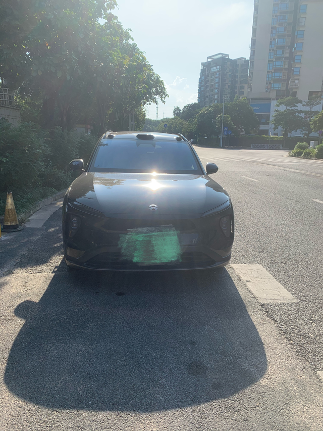 蔚来换电，反而让我焦虑了关于蔚来的补能大致三个群体：①终身无限免费换电的（这