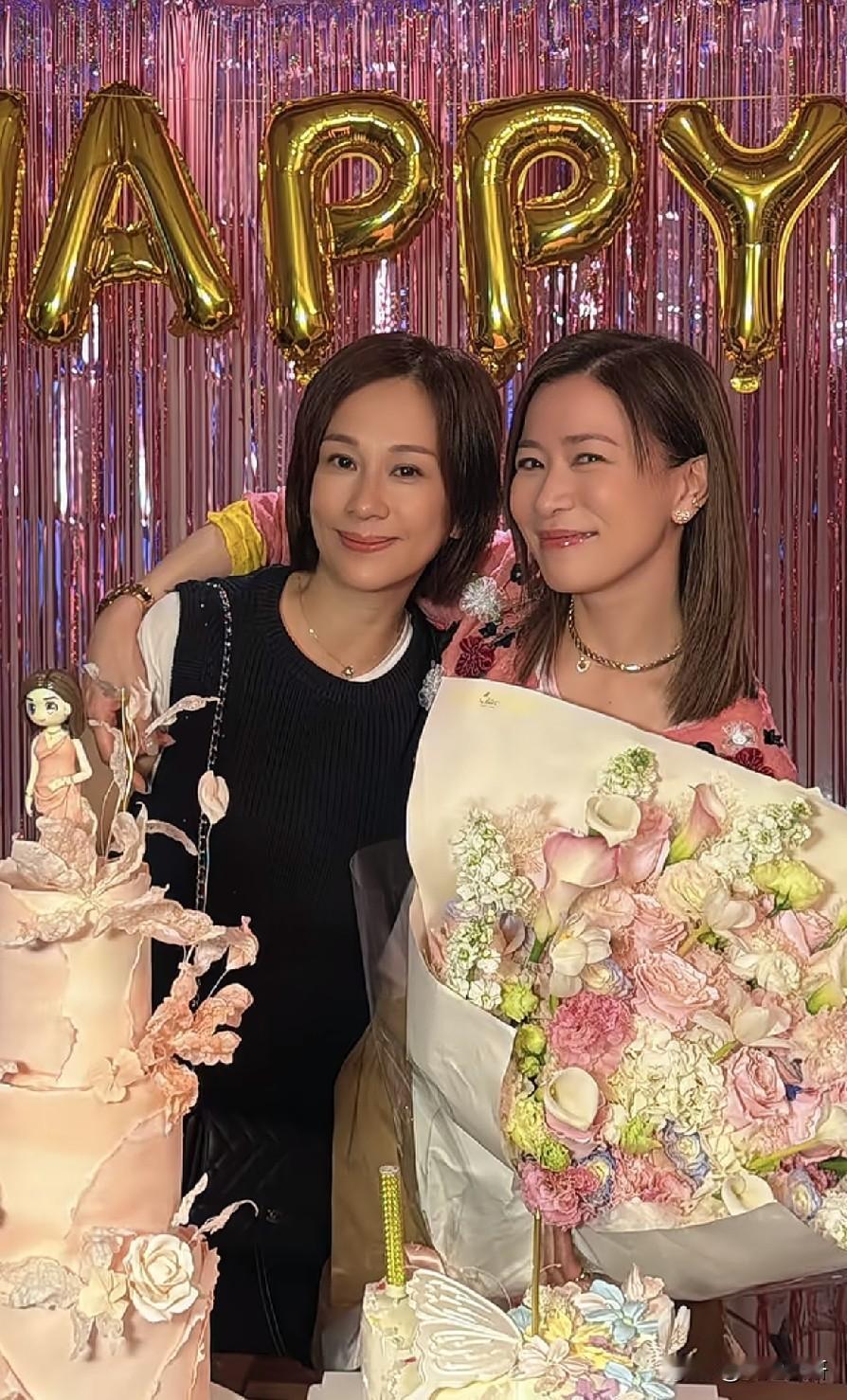 佘诗曼为文颂娴庆生合照曝光，TVB经典闺蜜同框引集体回忆杀近日一张生日合照