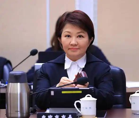 人设翻车现场！“妈妈市长”引全网热议6月9日，台湾知名人士沈富雄公开发声，