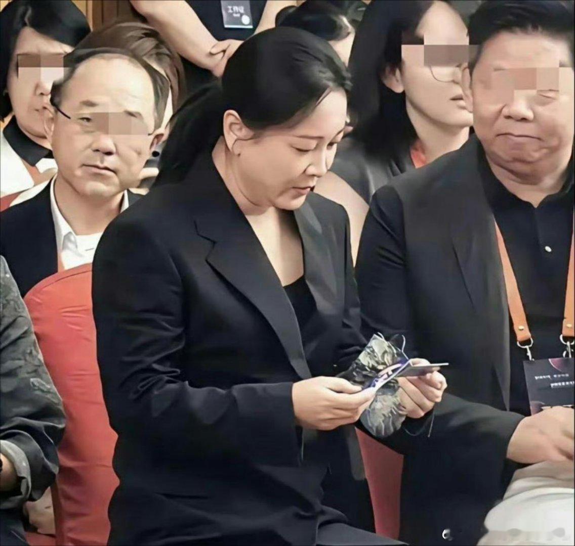 贾玲现在是‎胖回去了吗？还是说整个人更‍‌紧实‏更健康了‏‎﻿​​​？​