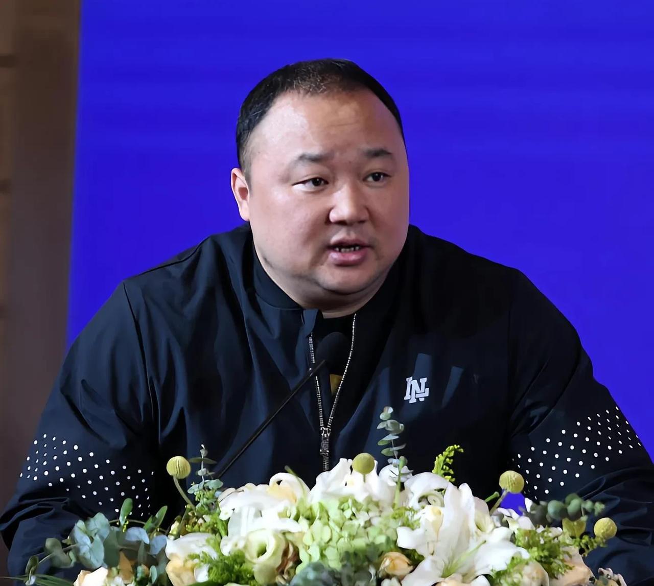 凭良心说，张军当羽球主席，虽然能力不如李永波，但是没有让饭圈文化侵入中国羽毛球队