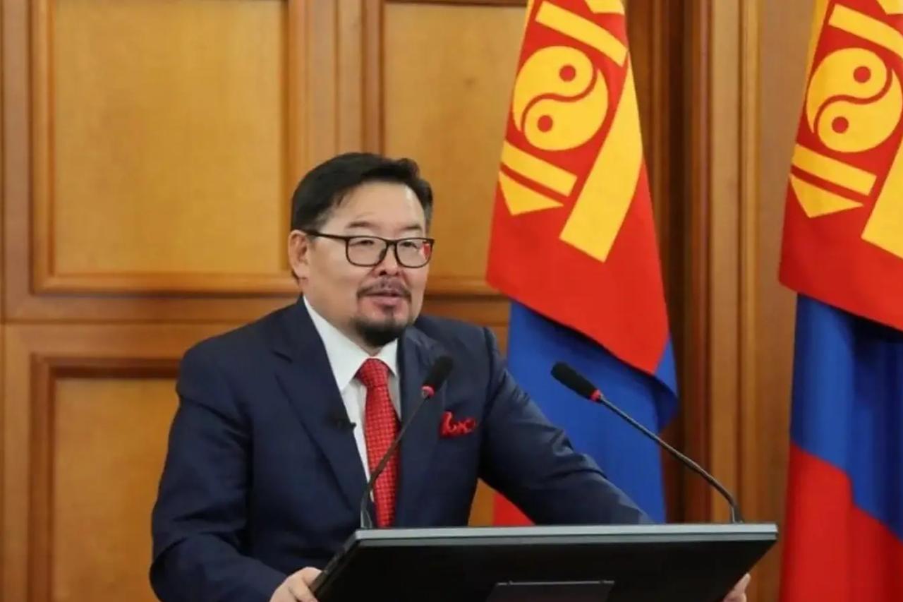 蒙古国外长从芬兰飞回乌兰巴托，必须借道俄罗斯领空，没有其他选项——就是这么一个细