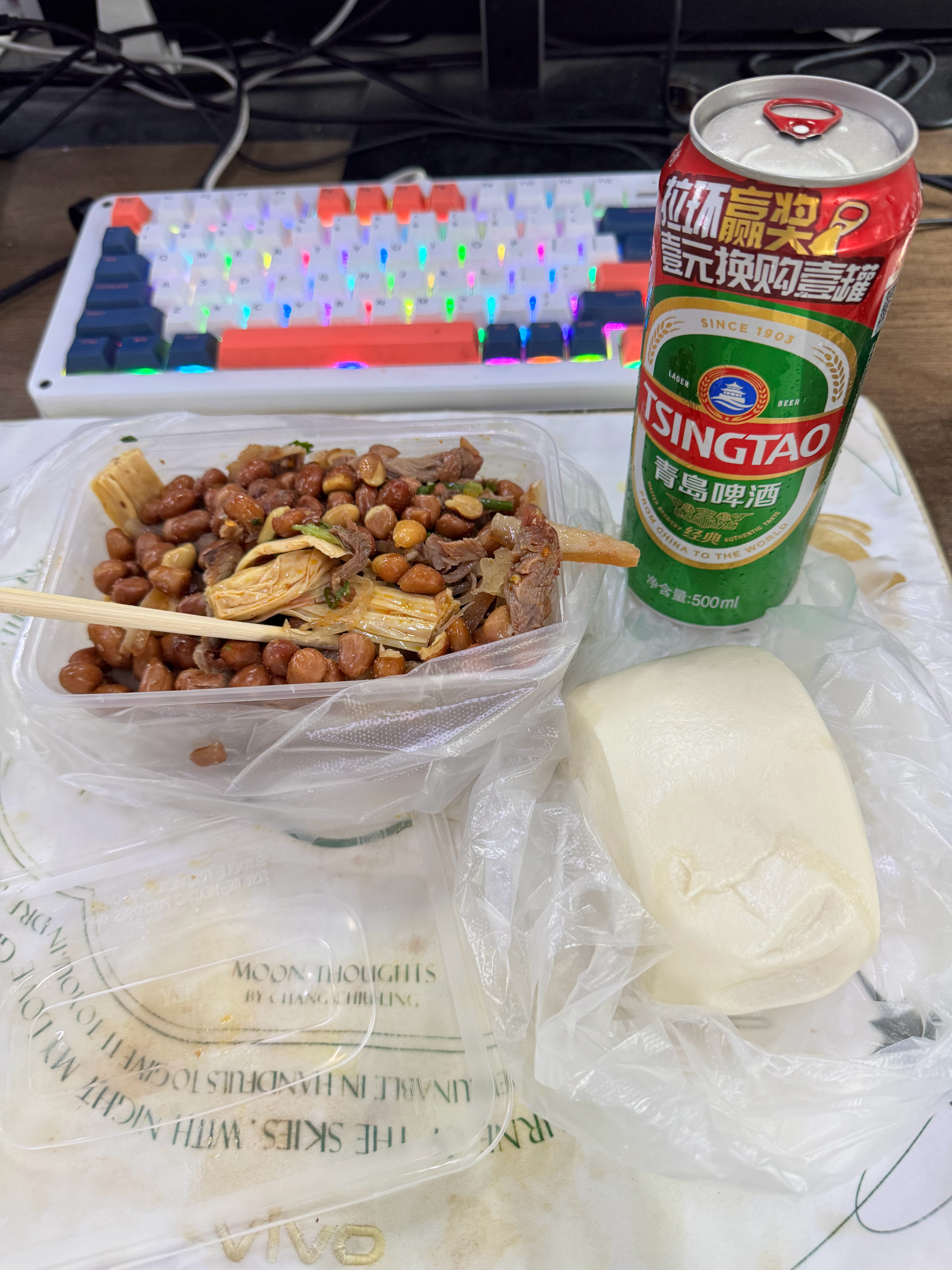 跟威哥来深圳吧，我将动用我的所有人脉和资源，让你吃上深圳最好吃的猪头肉​​​