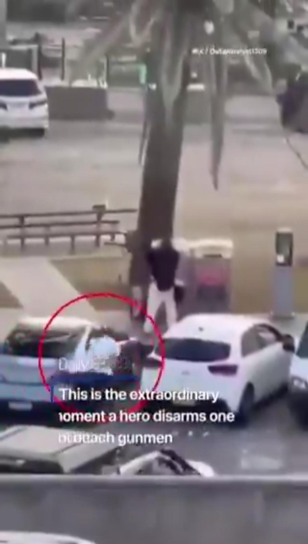 Ahmed,43岁的叙利亚移民，蔬菜水果店的老板，两个不满十岁女儿的父亲