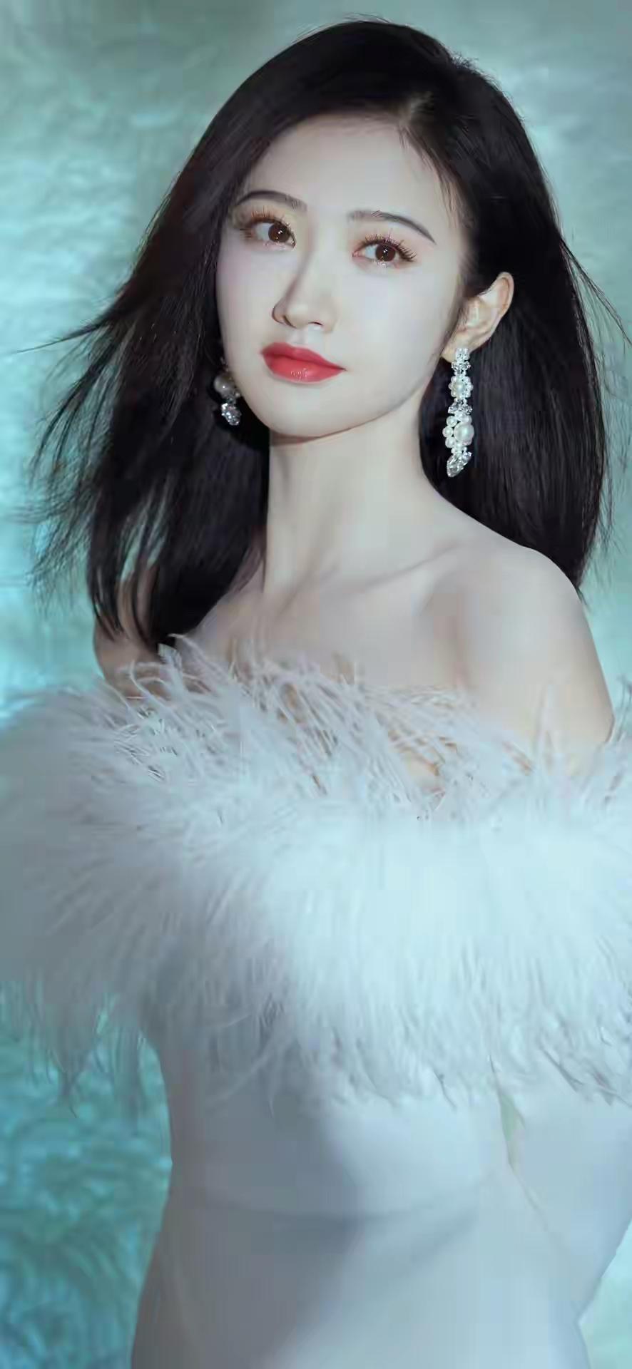 景甜可爱多一点，干爽多一点