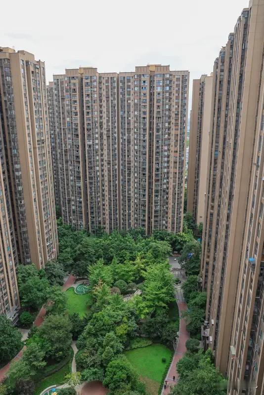 成都楼市：7月成都二手房成交量再度站上2万套以上，这个成交规模放在全国，都属
