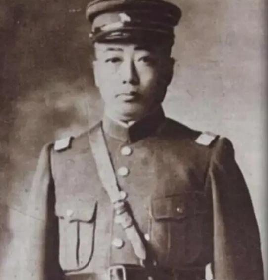 1929年杨宇霆被张学良处决后，他的亲信李景明和王子明便立刻反水，霸占了杨家财产