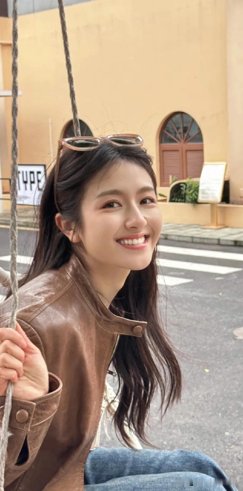 无论身材，容貌，还是气质，李兰迪都可以说是90后里的顶级美女，而且她也演过很多女