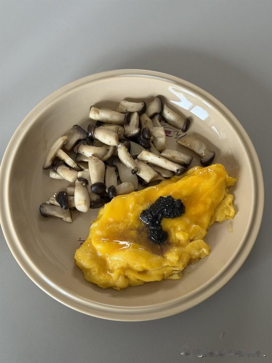 减肥最快的方法：“饿”。儿媳妇控制饮食15天，瘦了8斤。她的吃法很简单：