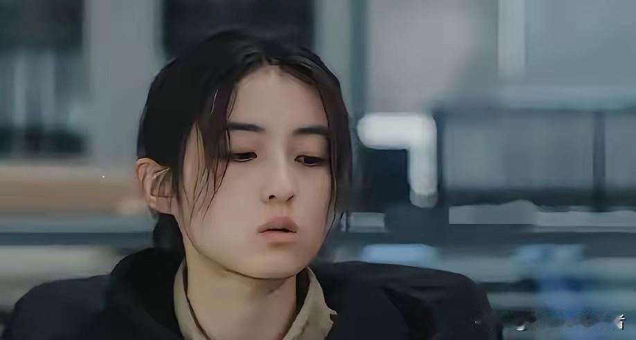 张子枫怎么搞得，唐探演多了，角色眼神被束缚到了，张子枫眼神杀气太重了，没有女主角