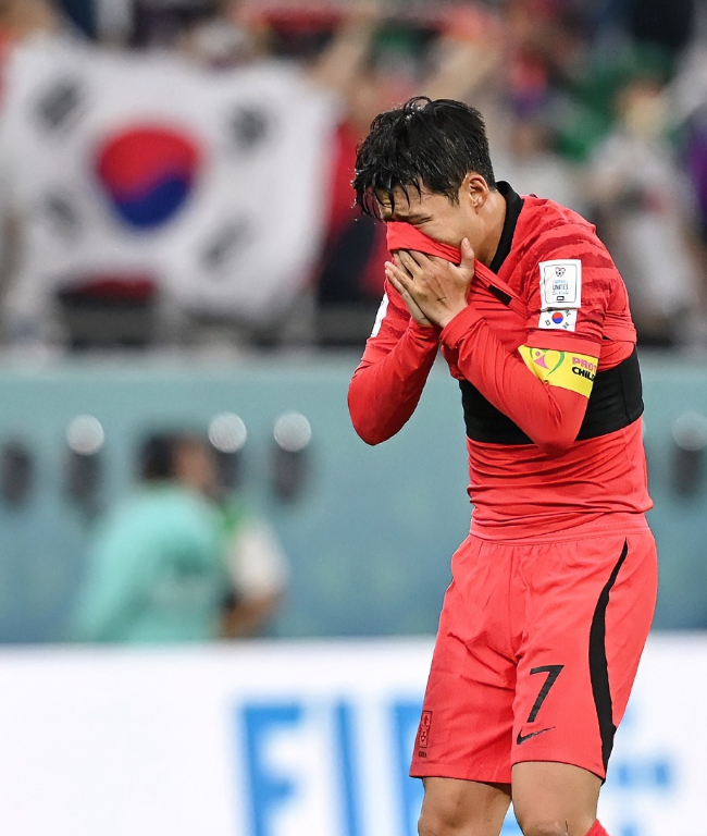 仅8名球员回国！韩国总统亲自道歉！韩国队未进入世界杯32强后，韩国足协宣布，不会
