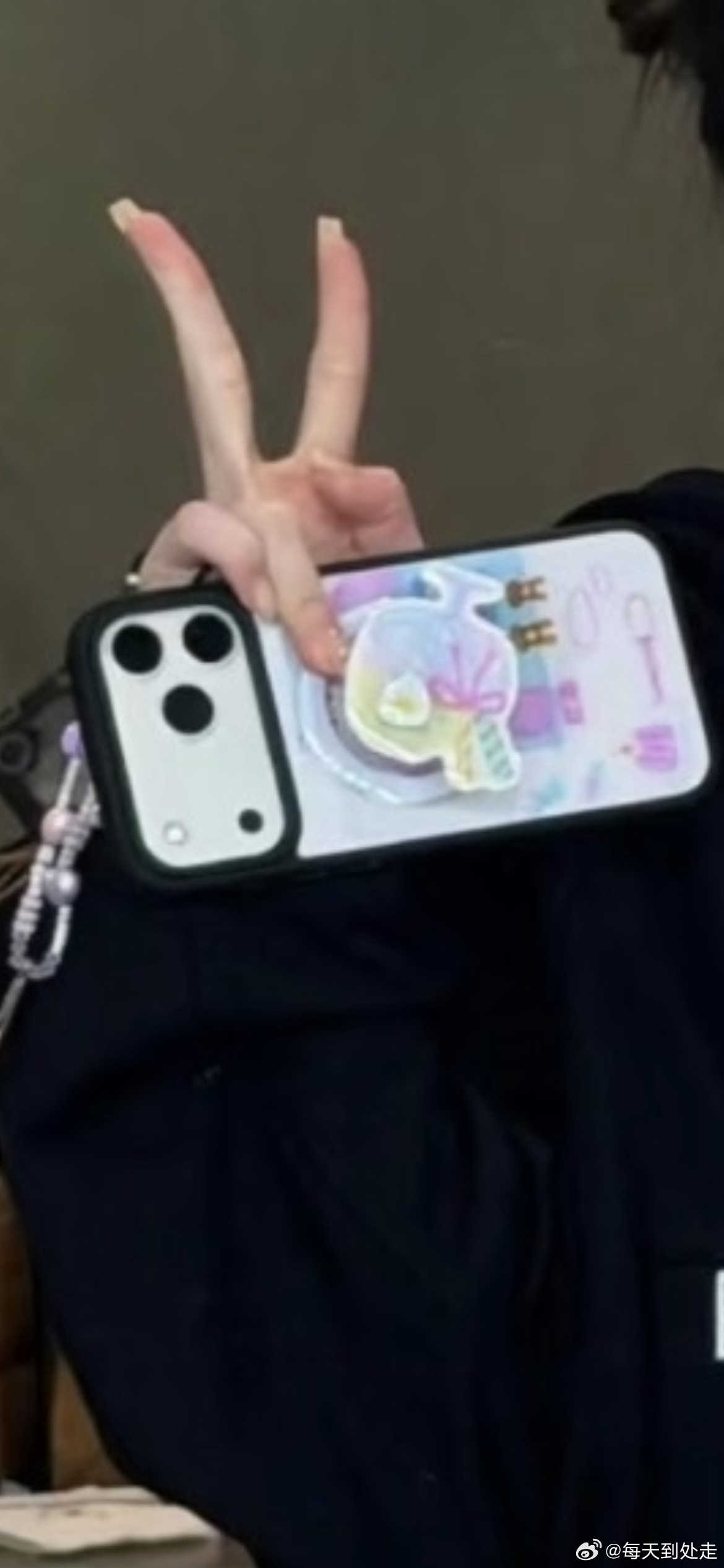 消费升级，越来越多好看的小姐姐用上了最新款iPhone！