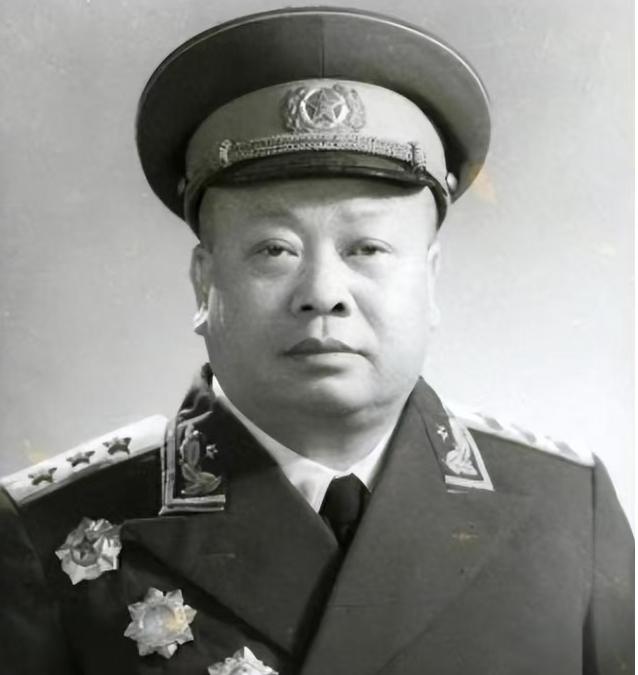 赖传珠执意不当上将，毛主席一句话点醒众人。1955年我军首次大规模授衔，涌现