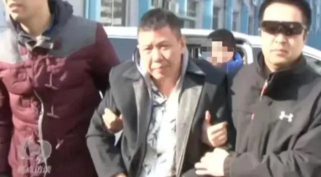 2013年，山西黑老大“小四毛”被妻子多方运作救出监狱。谁也不曾想到，这位累计非