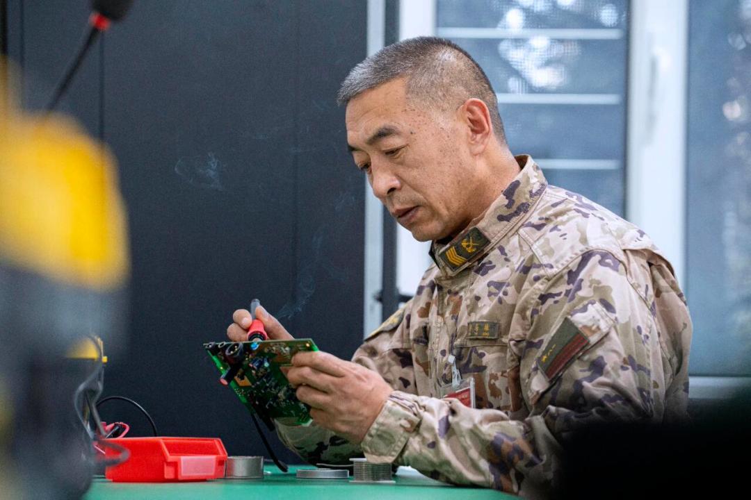 一位服役30年的“兵王”，背后藏着怎样动人的军旅故事？郭海雄，武警内蒙古总队一
