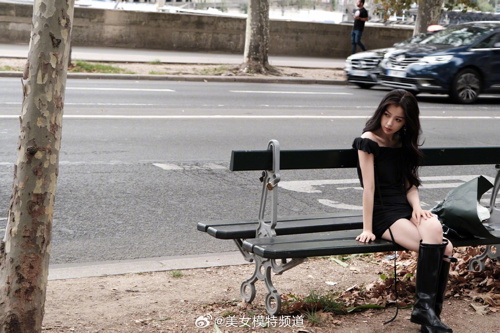 虞书欣浪漫街拍巴黎惬意的午后