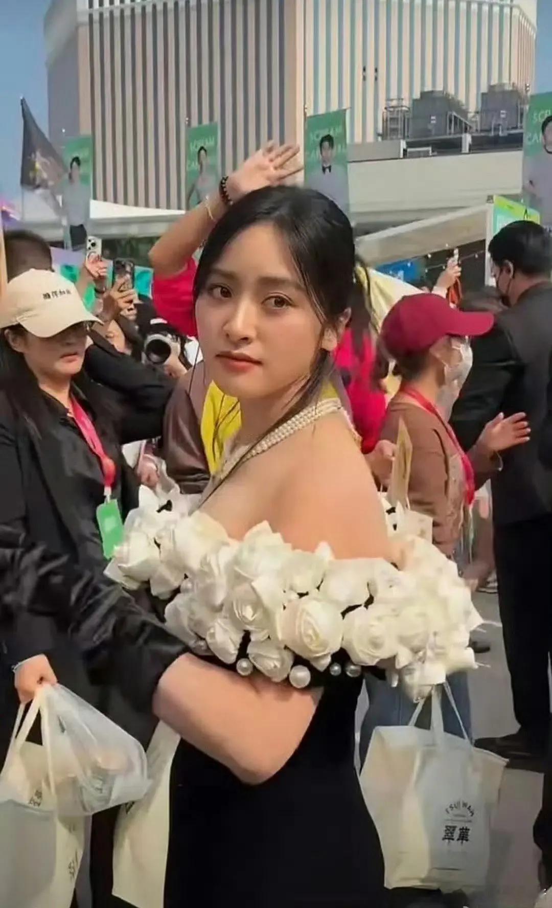 沈月生日和精修有差吗