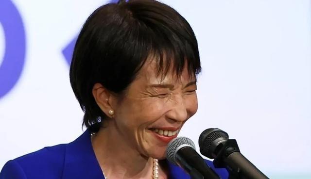 西方急得像热锅上的蚂蚁，但不是怕中国，是怕高市早苗！很多人以为西方“怂了”，是怕